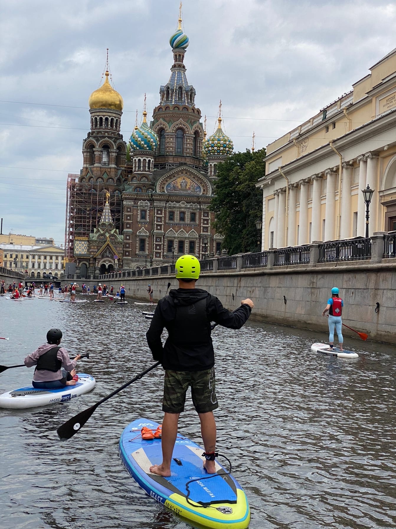 Катание на сапах спб. Прогулки на сапах СПБ. Мероприятие на сапах в СПБ. Прогулки на САП бордах Санкт Петербург. Сертификат на САП прогулку.